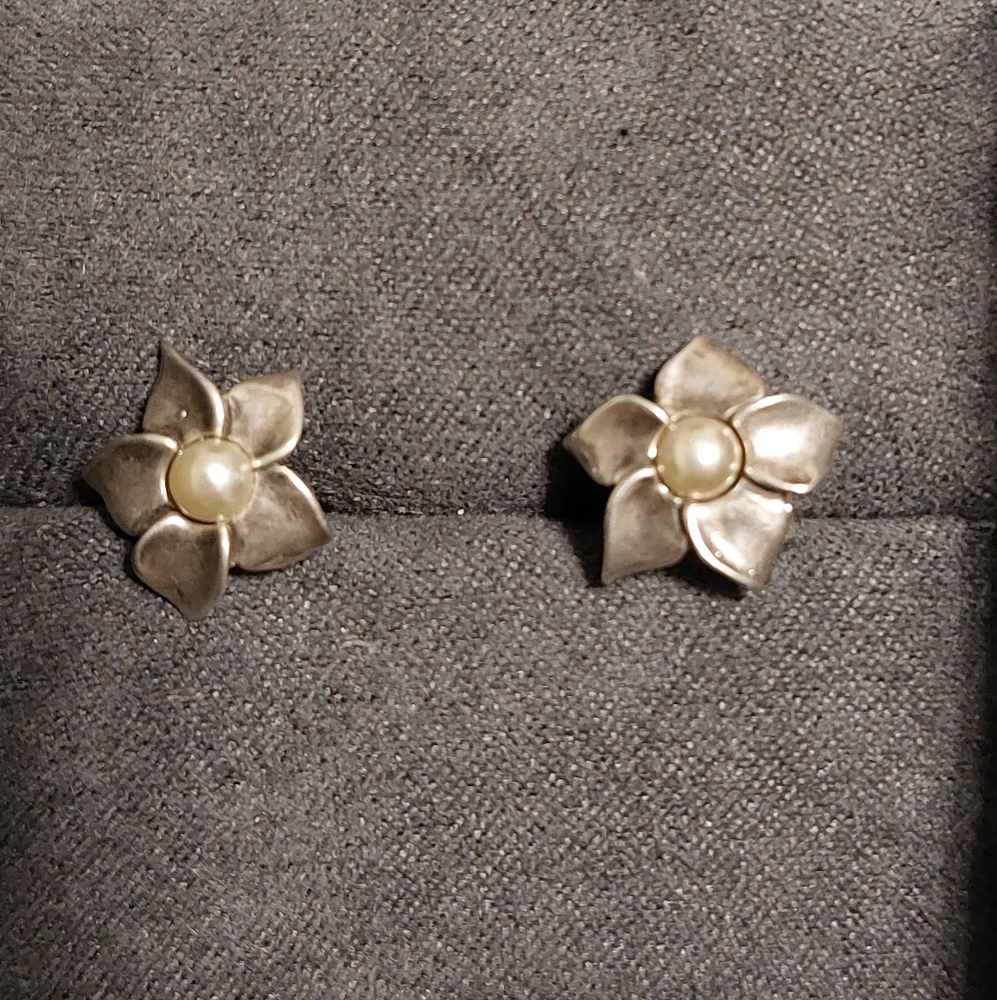 Vintage Pearl and Sterling Silver Flower Earrings